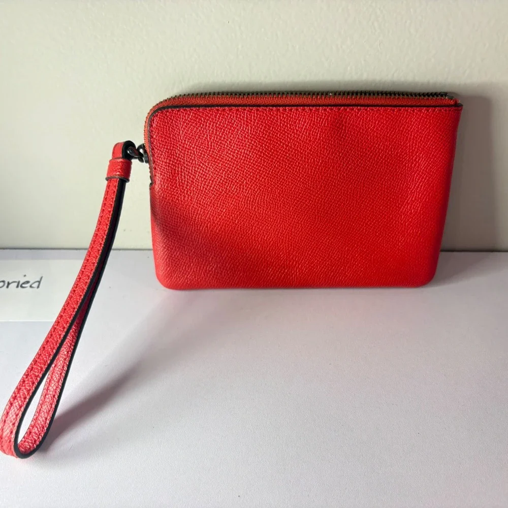 Coach Corner Zip Wristlet Red Crossgrain Leather Clutch F58032